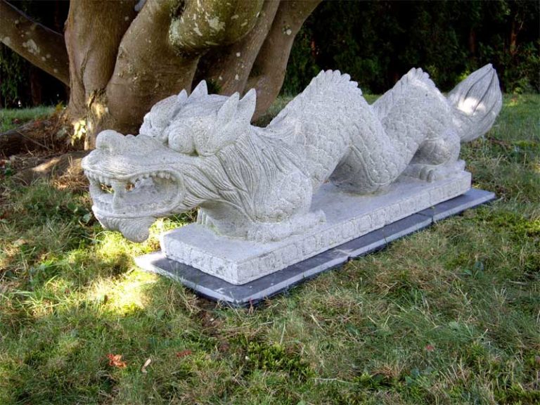 Buddhafigur mit Steindrache Asiatisches Garten Duo