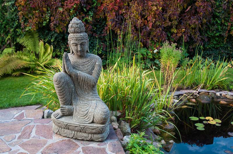 Garten Buddha am Teich