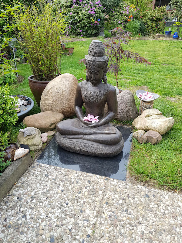 Buddhafigur Khmer Garten