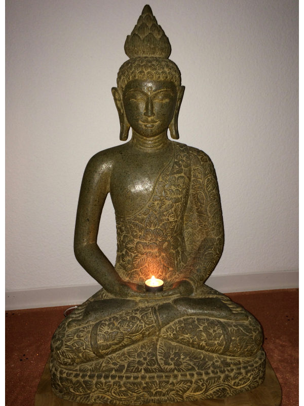 Buddhafigur innen