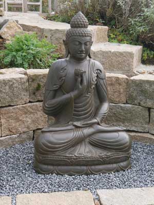 Buddhafigur Steingarten