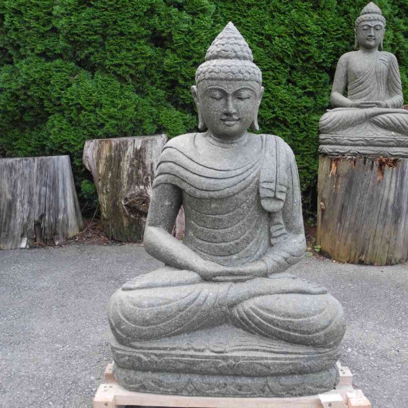 Buddha Figur mit faltenreichem Kleid grüner Lava Stein 100 cm