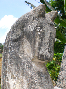 Sumba-Pferd-Statue