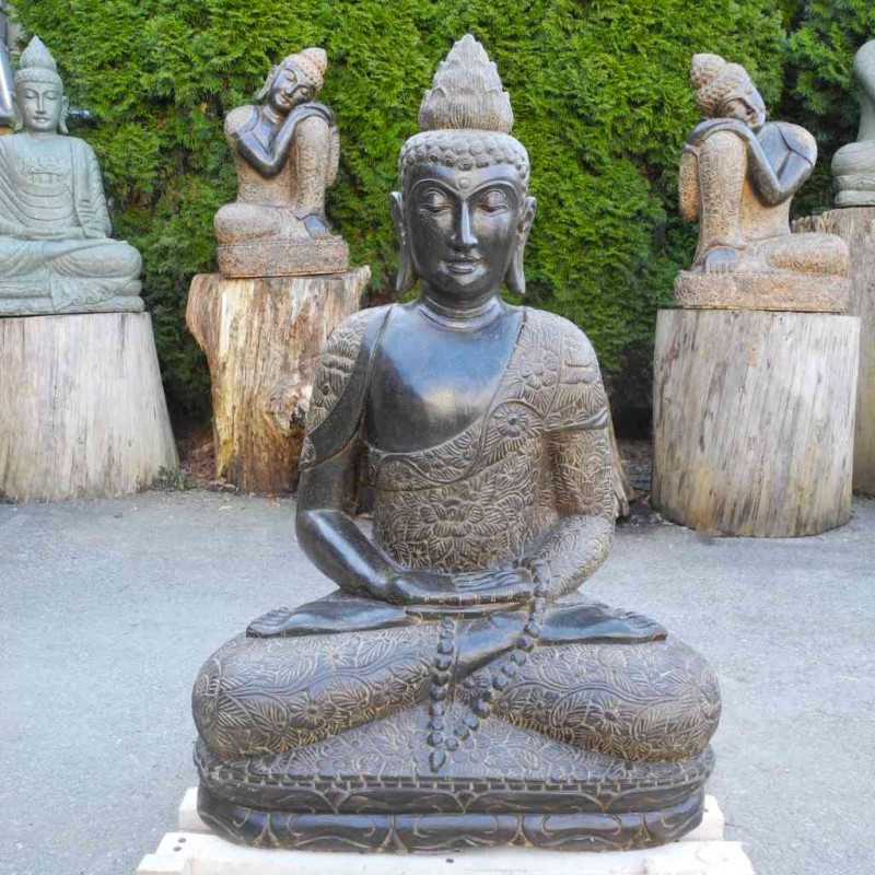 Meditierender Buddha Blumenkleid und Mala Fluss Stein 93 cm