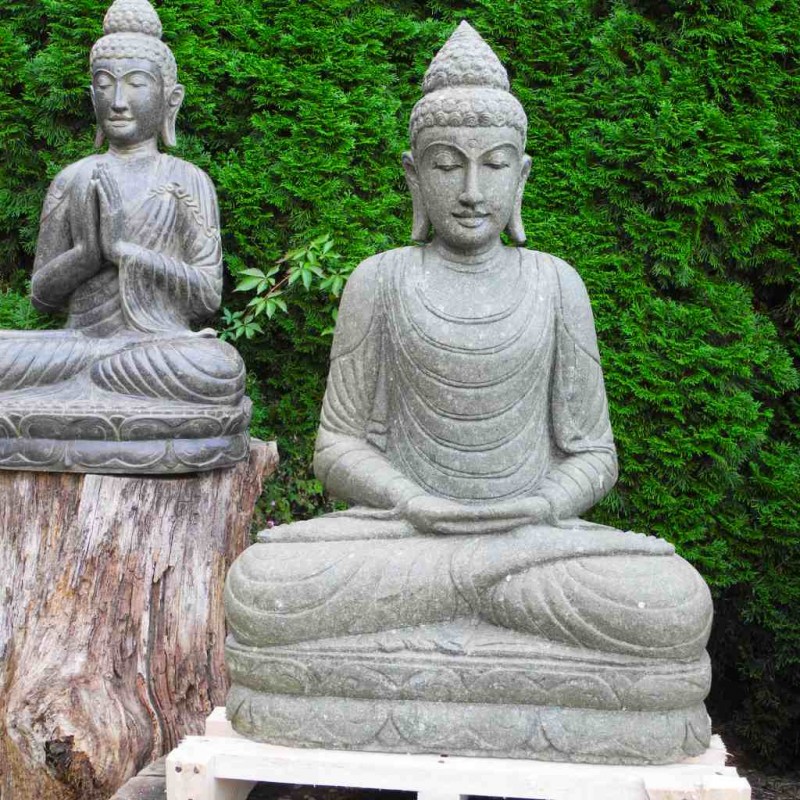 Meditierender Buddha mit elegantem Kleid grüner Lava Stein 103 cm