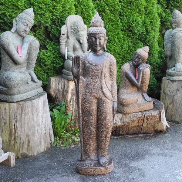 Wunderschöne Buddhafiguren aus Stein für den Garten TERRA ET ARS