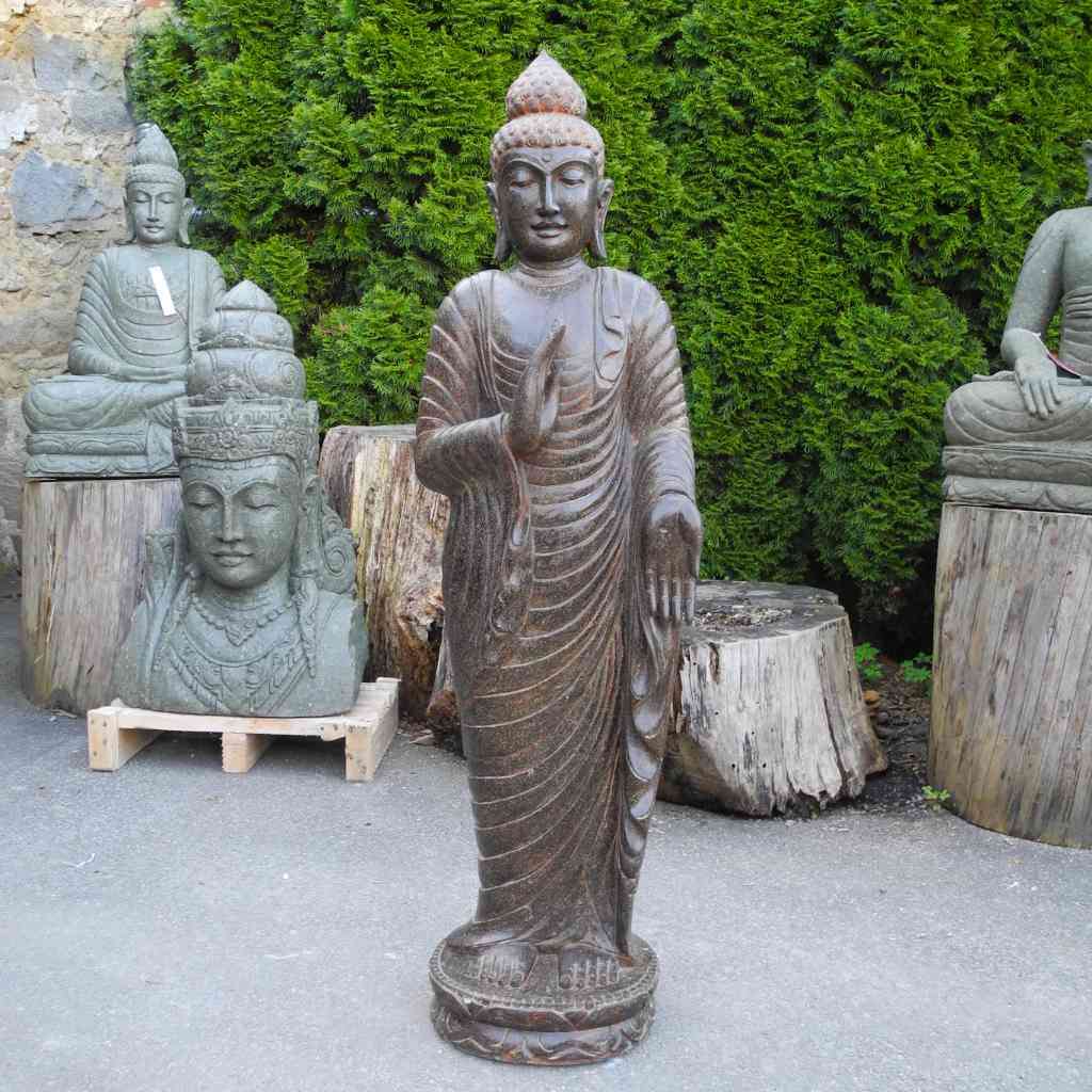 Wunderschöne Buddhafiguren aus Stein für den Garten TERRA ET ARS